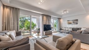 For sale town house in Marbella Golden Mile with 4 bedrooms