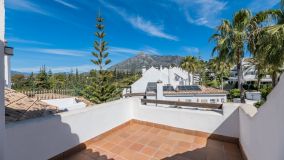 For sale town house in Marbella Golden Mile with 4 bedrooms