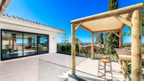 Villa en venta en Elviria, Marbella Este