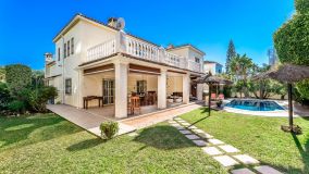 Villa a la venta en Guadalmina Alta con 6 dormitorios