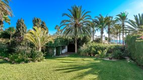 Buy villa with 4 bedrooms in Marbesa