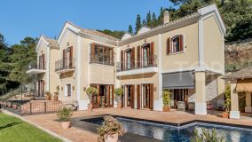 Buy villa in El Madroñal