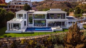 La Alqueria: New build frontline golf villa with sea views