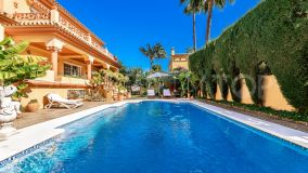 Villa con 4 dormitorios en venta en San Pedro Playa