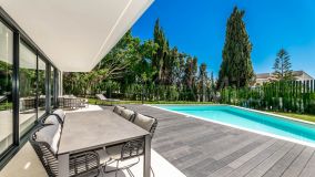 Villa for sale in Cabopino, Marbella Öst