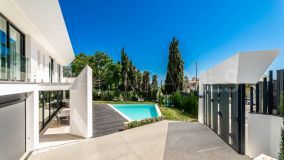 Villa for sale in Cabopino, Marbella Öst