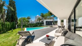 Villa for sale in Cabopino, Marbella Öst