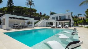 Villa en venta en Nueva Andalucia, Marbella