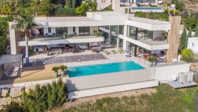 Villa for sale in La Alqueria, Benahavis