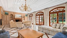 Buy Marbella Hill Club villa with 6 bedrooms