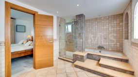 Villa for sale in Nueva Andalucia, Marbella