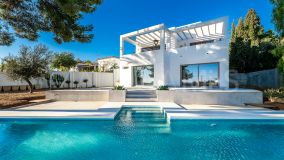 Villa en venta en Rio Real, Marbella Este