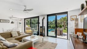 Buy 6 bedrooms villa in El Rosario