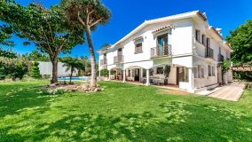 Exceptional front line golf Villa in Guadalmina , just 200 Meters from the Sea.