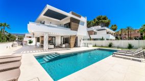 Dream Haven in Marbella East: Luxury by the Sea