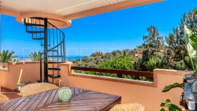 For sale penthouse in Altos de Elviria with 2 bedrooms