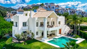 Villa zu verkaufen in Los Arqueros, Benahavis