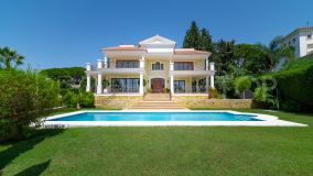For sale villa in Marbella East with 4 bedrooms