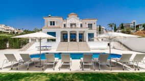 Buy villa in Nueva Andalucia with 7 bedrooms