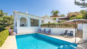 Villa en venta en El Rosario, Marbella Este