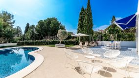 Villa for sale in El Rosario, Marbella East