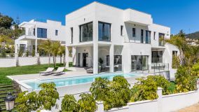 Villa for sale in Elviria, Marbella Est