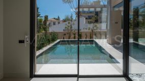 Villa for sale in Beach Side Golden Mile, Marbella Golden Mile