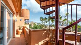 For sale penthouse with 2 bedrooms in Altos de Elviria
