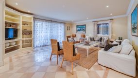Villa for sale in Beach Side Golden Mile, Marbella Golden Mile