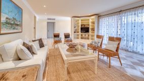 Villa for sale in Beach Side Golden Mile, Marbella Golden Mile