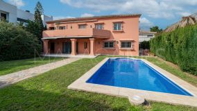 Villa for sale in Beach Side Golden Mile, Marbella Golden Mile