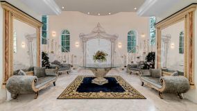 Villa en venta en Cascada de Camojan, Marbella Golden Mile