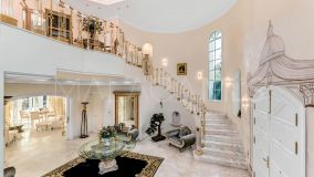 Villa en venta en Cascada de Camojan, Marbella Golden Mile