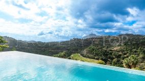 Los Arqueros: Stunning new contemporary villa with sea and golf views