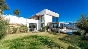 Villa for sale in Altos de Elviria