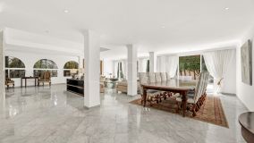 Villa en venta en Los Monteros, Marbella Este