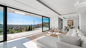 Villa for sale in Los Flamingos Golf, Benahavis