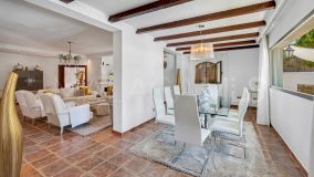 Villa for sale in Cabopino, Marbella Est