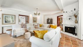 Villa for sale in Cabopino, Marbella Est