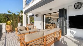 Villa for sale in Los Arqueros, Benahavis