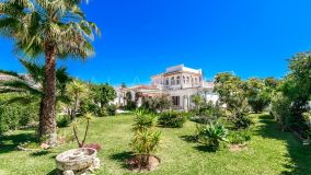Villa for sale in El Rosario, Marbella East