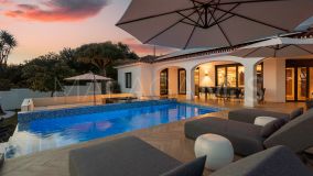 Villa for sale in Rio Real, Marbella East