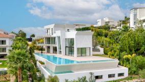 Villa for sale in Los Flamingos Golf, Benahavis