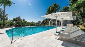 Villa for sale in Rio Real, Marbella Est