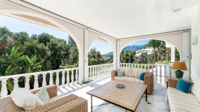 Villa for sale in Rio Real, Marbella Est