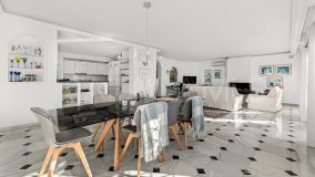 Villa en venta en El Rosario, Marbella Este