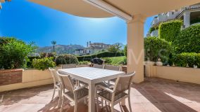 Apartamento en venta en Los Arqueros, Benahavis