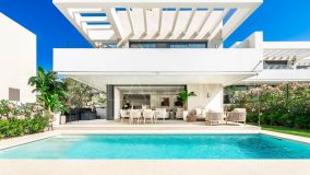 Villa en venta en Elviria, Marbella Este
