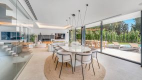 Villa en venta en Cabopino, Marbella Este