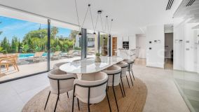 Villa en venta en Cabopino, Marbella Este